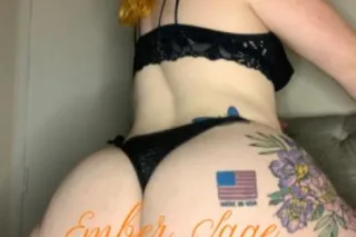 Thick SNOW BUNNY 👀💦🔥 ...Let me Drain You Daddy 👀 - Image 3